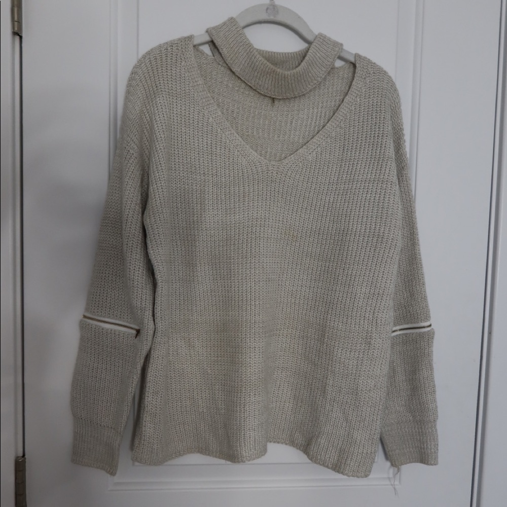 Collar Neck Sweater with Zipper Sleeves